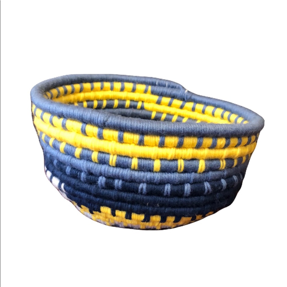 Handmade Coiled Basket Bowl Yarn wrapped  6.5”x3.5